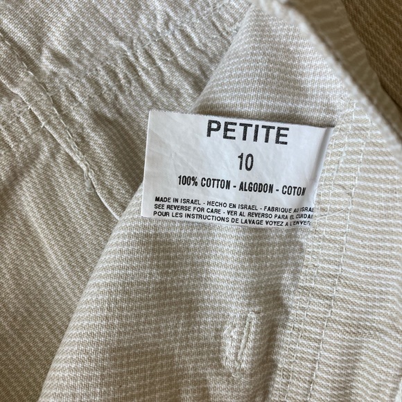 Tan & white striped shorts, fits like a 6 - Picture 5 of 8